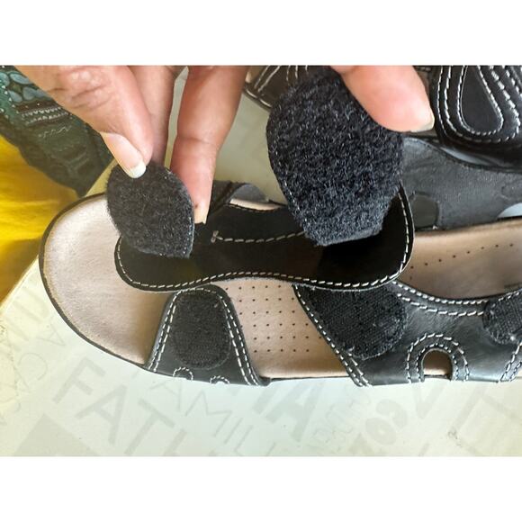 Clarks Collection Ultimate Comfort Size 12 Black Sandals - Picture 7 of 7